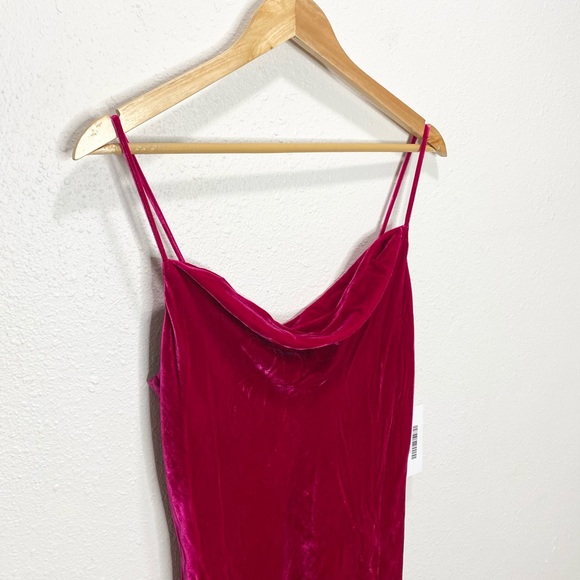 Reformation Salamanca Dress In Rhubarb Velvet 6 NWT - Picture 8 of 12